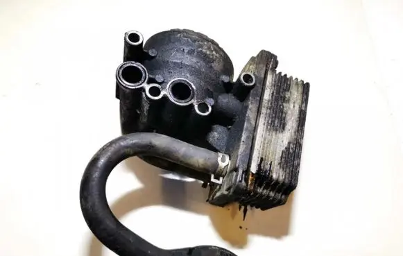 Ford Mondeo Mk III Oil filter cover 