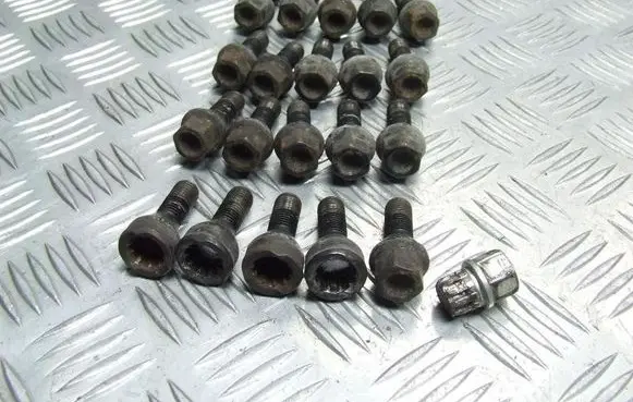 BMW 3 E46 Nuts/bolts 