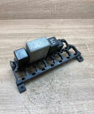 Audi A3 S3 8L Fuse module 8D0937503E