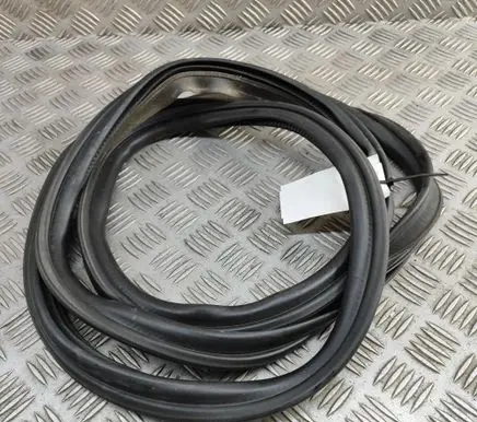 Audi A3 S3 8V Trunk rubber seal (body) 8V5827705E