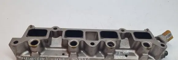 Audi A3 S3 8P Fuel distributor 202AQ