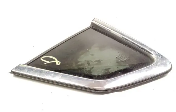 Nissan Qashqai Rear side window 83314ea0a