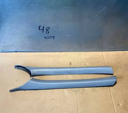 Mercedes-Benz 190 W201 (A) pillar trim 2016921989 2016922089
