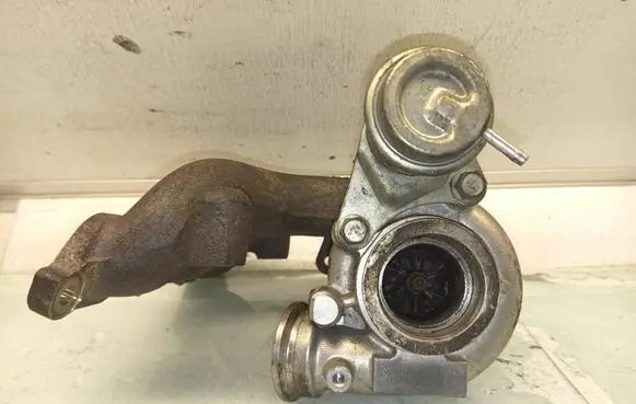 Volvo XC90 Turbo 30650209 040615221 4913105051