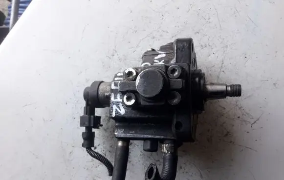 Opel Zafira B Fuel injection high pressure pump 0445010156