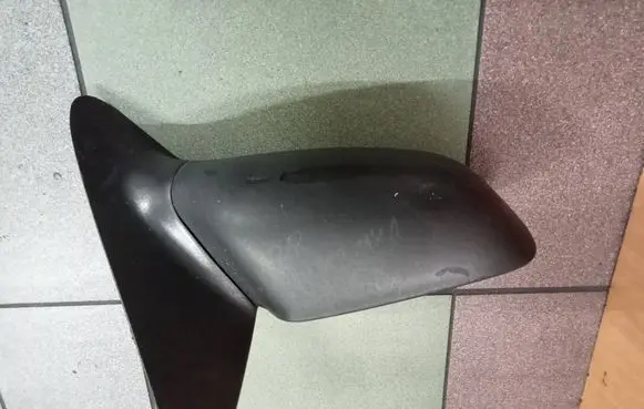 Ford Mondeo MK II Front door electric wing mirror 000