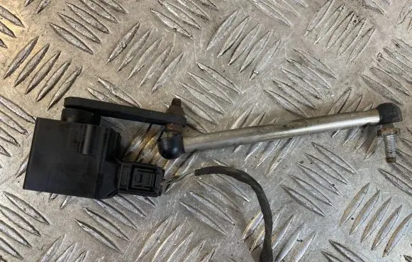 BMW 5 E60 E61 Headlight/headlamp level sensor 1093697