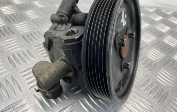 Mercedes-Benz C W203 Power steering pump A0044661301