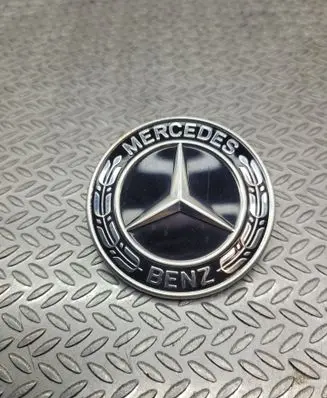 Mercedes-Benz CLA C118 X118 Manufacturer badge logo/emblem A0008176203