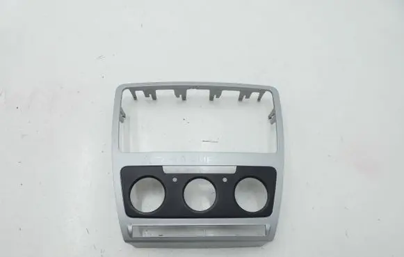 Skoda Octavia Mk2 (1Z) Radio/GPS head unit trim 1Z0858069BD 113521018001