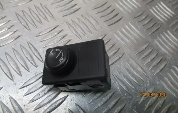 Nissan Primera Wing mirror switch