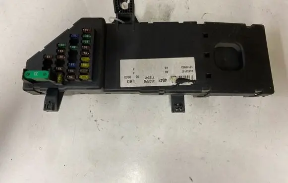 Opel Signum Fuse module 24443147 13120953