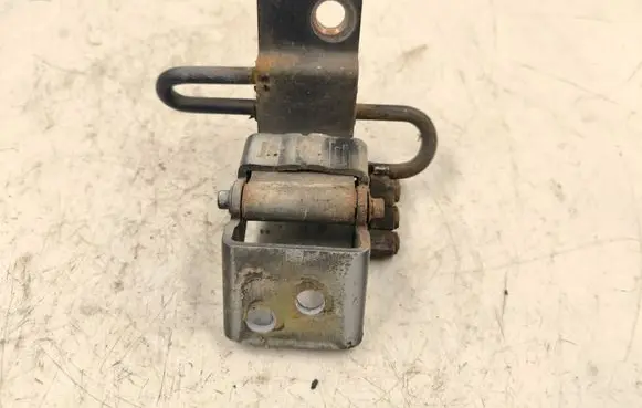 Audi A4 S4 B5 8D Front door lower hinge 8D0831412D