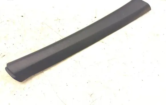 Mercedes-Benz W123 (A) pillar trim