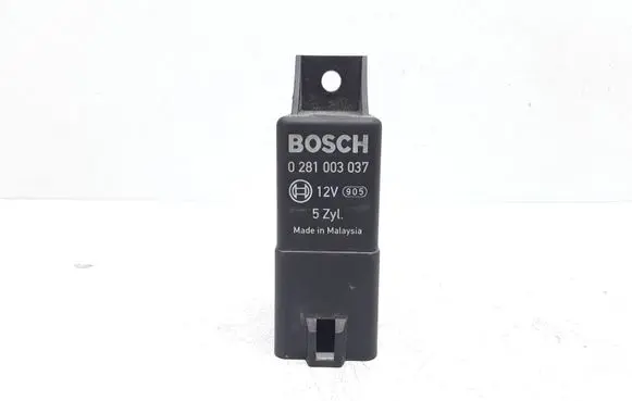 Volvo XC90 Glow plug pre-heat relay 30751798 0281003037