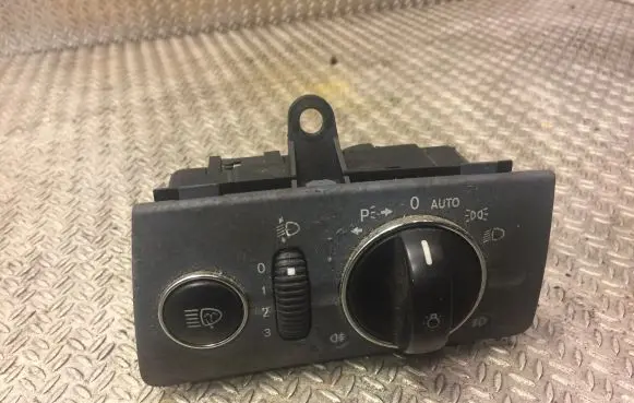 Mercedes-Benz E W211 Light switch 2115450504 A2115450504