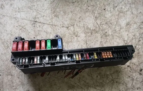 BMW 5 E60 E61 Fuse module