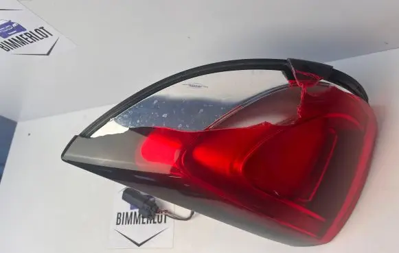Chrysler Pacifica Rear/tail lights F00HTC408600