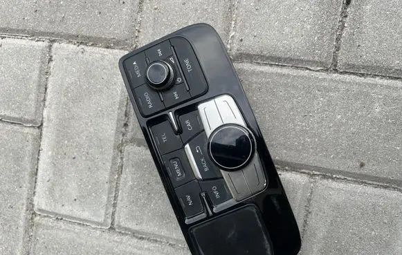 Audi A8 S8 D4 4H Head unit multimedia control 4H1919600M 900253650006