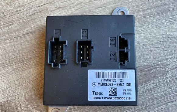 Mercedes-Benz E W211 Comfort/convenience module A2115452132
