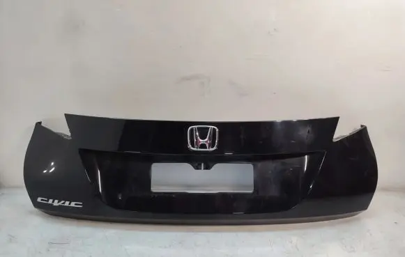 Honda Civic IX Tailgate trim