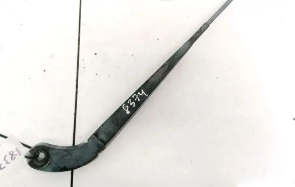Chrysler Town & Country IV Front wiper blade arm