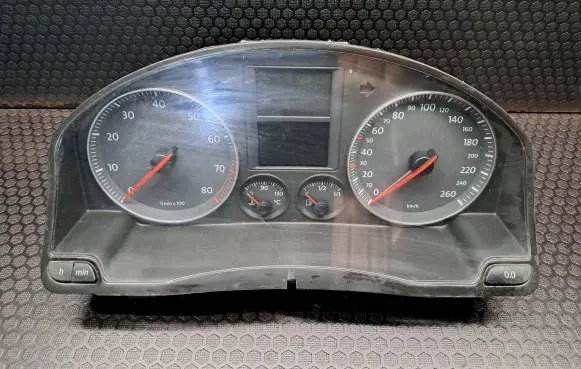 Volkswagen Golf V Speedometer (instrument cluster) 1K0920852A A2C53101010