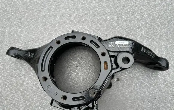 Nissan Patrol Y60 Front wheel hub spindle knuckle 4056106J00
