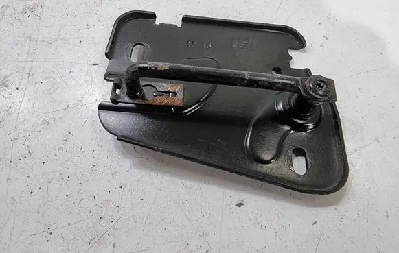 Audi A3 S3 8V Engine bonnet/hood lock/latch loop/hook 8V0823186B