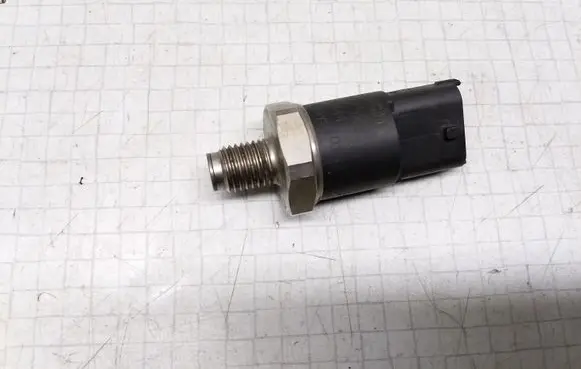 Fuel pressure sensor