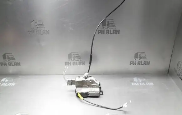 Peugeot Expert Front door lock 9681335980