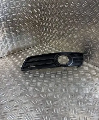 Audi A3 S3 8P Front fog light trim/grill 8P0807681H