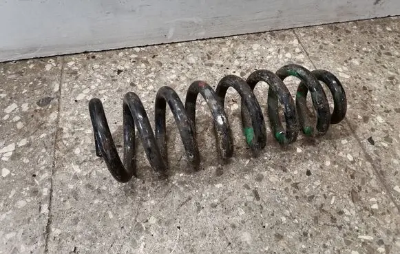 Mercedes-Benz C W205 Rear coil spring