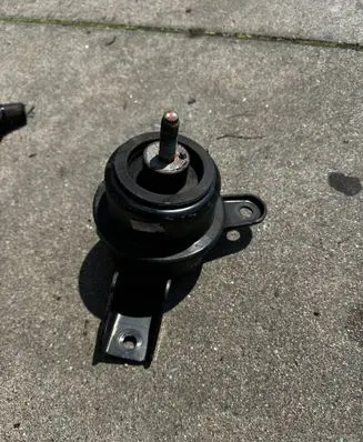 KIA Venga Engine mount bracket 218151P200