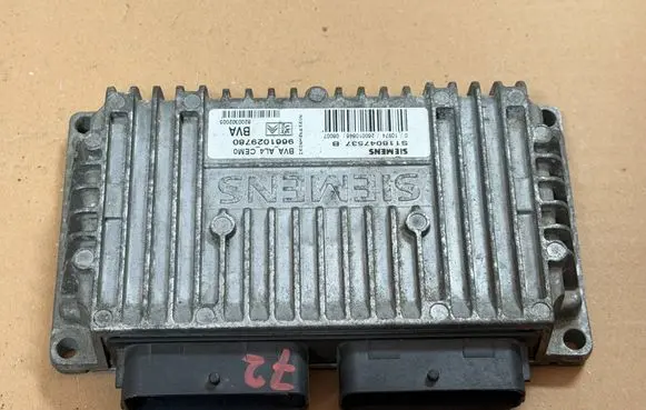 Peugeot 206 CC Gearbox control unit/module 9661029780 S118047537B 8200302005