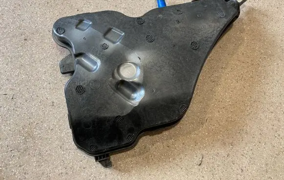 BMW M3 G80 Windshield washer fluid reservoir/tank 9502227