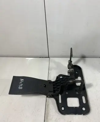 Audi A4 S4 B8 8K Engine bonnet/hood lock/latch loop/hook 8T0823480