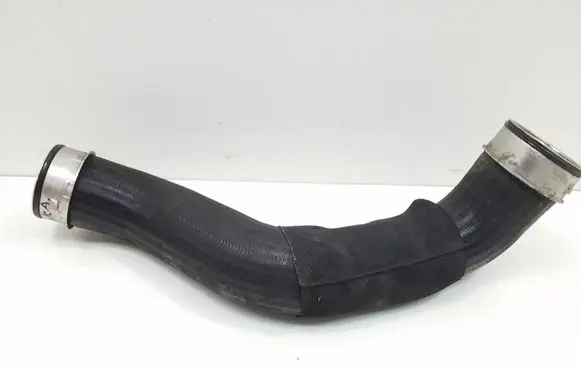 Mercedes-Benz CLS C219 Intercooler hose/pipe A2115282482