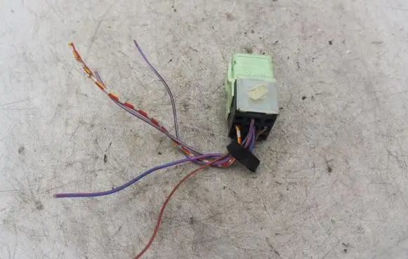 BMW 5 E39 Other relay 61368373700 8373700
