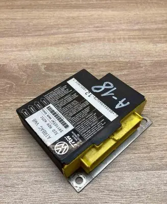 Volkswagen PASSAT B6 Airbag control unit/module 3C0909605C