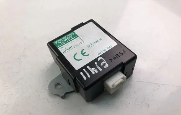 Toyota Avensis Verso Other control units/modules 954002B480