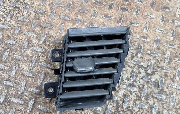 Opel Grandland X Dash center air vent grill YP00062877