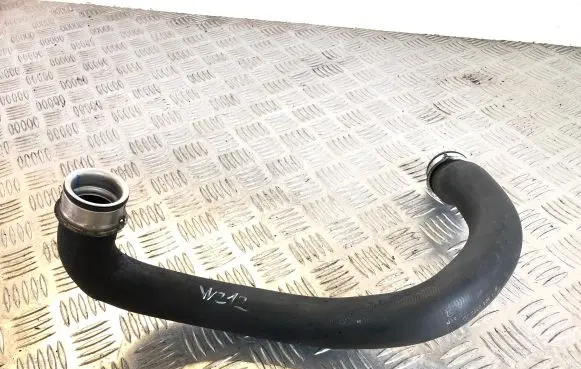 Mercedes-Benz E W212 Engine coolant pipe/hose A2045012982
