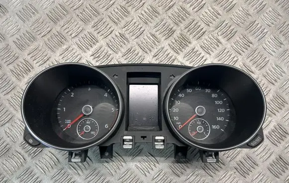 Speedometer (instrument cluster)