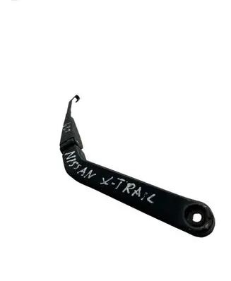 Nissan X-Trail T30 Rear wiper blade arm 12001