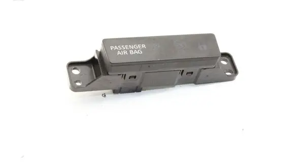 Nissan Qashqai J12 Passenger airbag on/off switch 