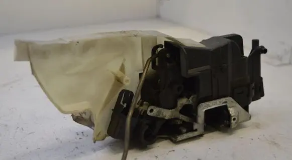 Mercedes-Benz CLK A208 C208 Front door lock 2087200135