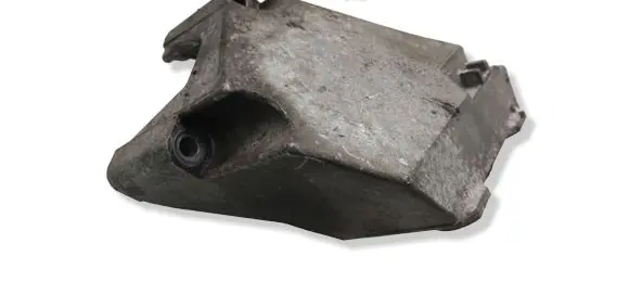 Opel Corsa D Engine mounting bracket 13130727