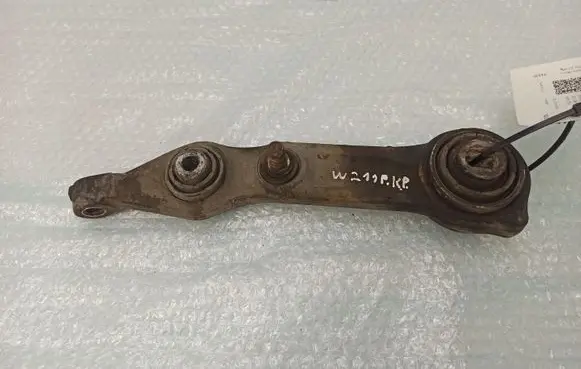 Mercedes-Benz E W211 Front lower control arm/wishbone