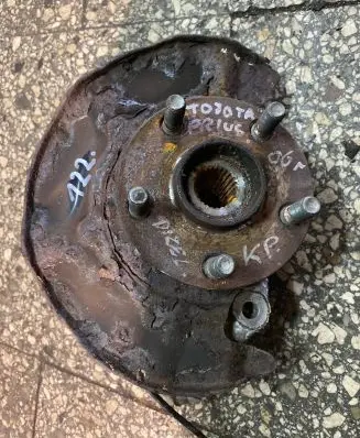 Toyota Prius (XW20) Front wheel hub